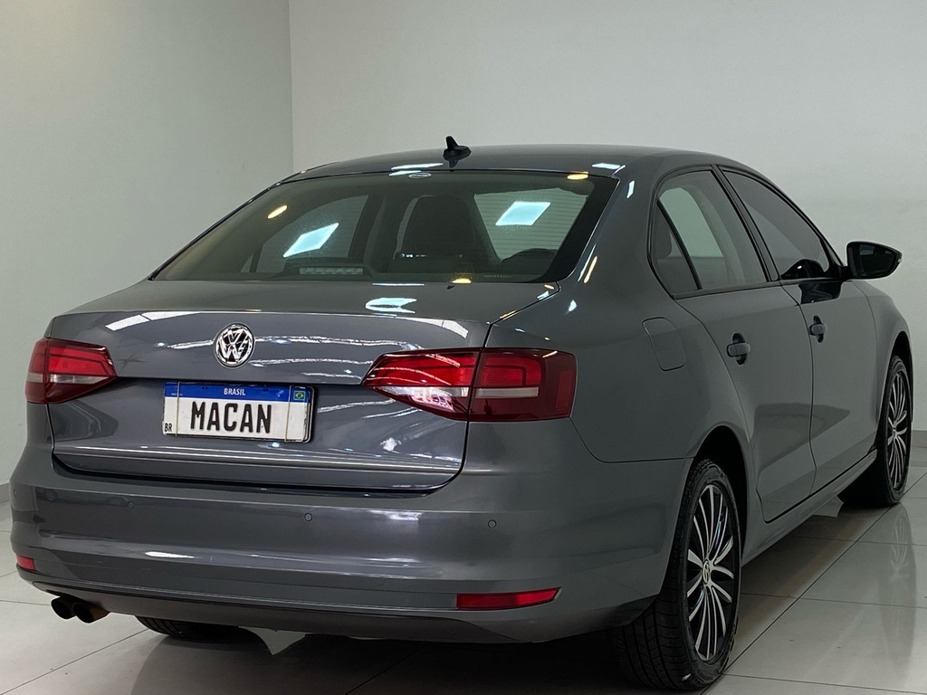 Volkswagen Jetta Cinza