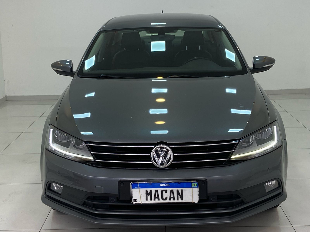 Volkswagen Jetta Cinza