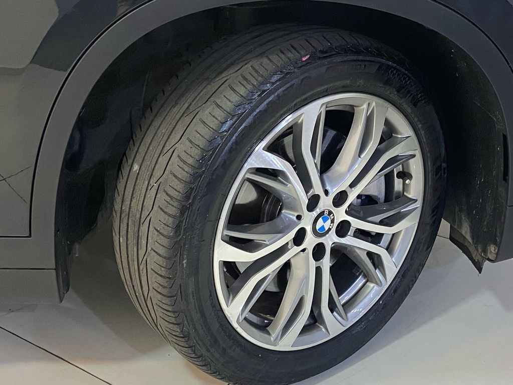 BMW X1 Preto