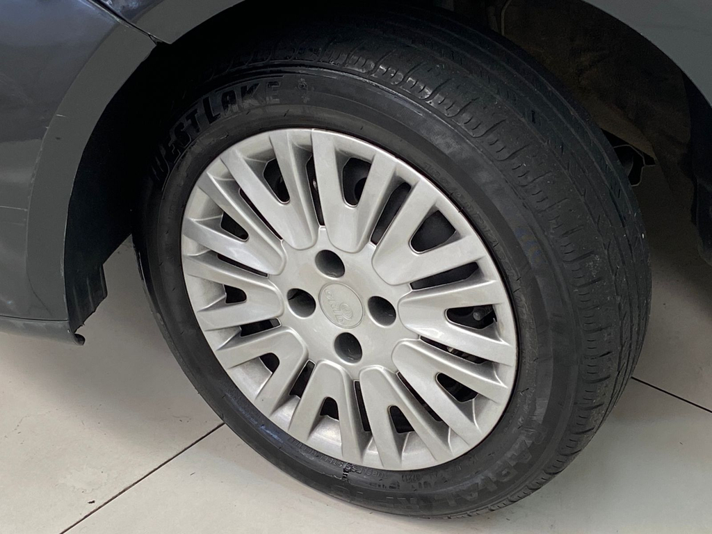 Volkswagen Gol Cinza
