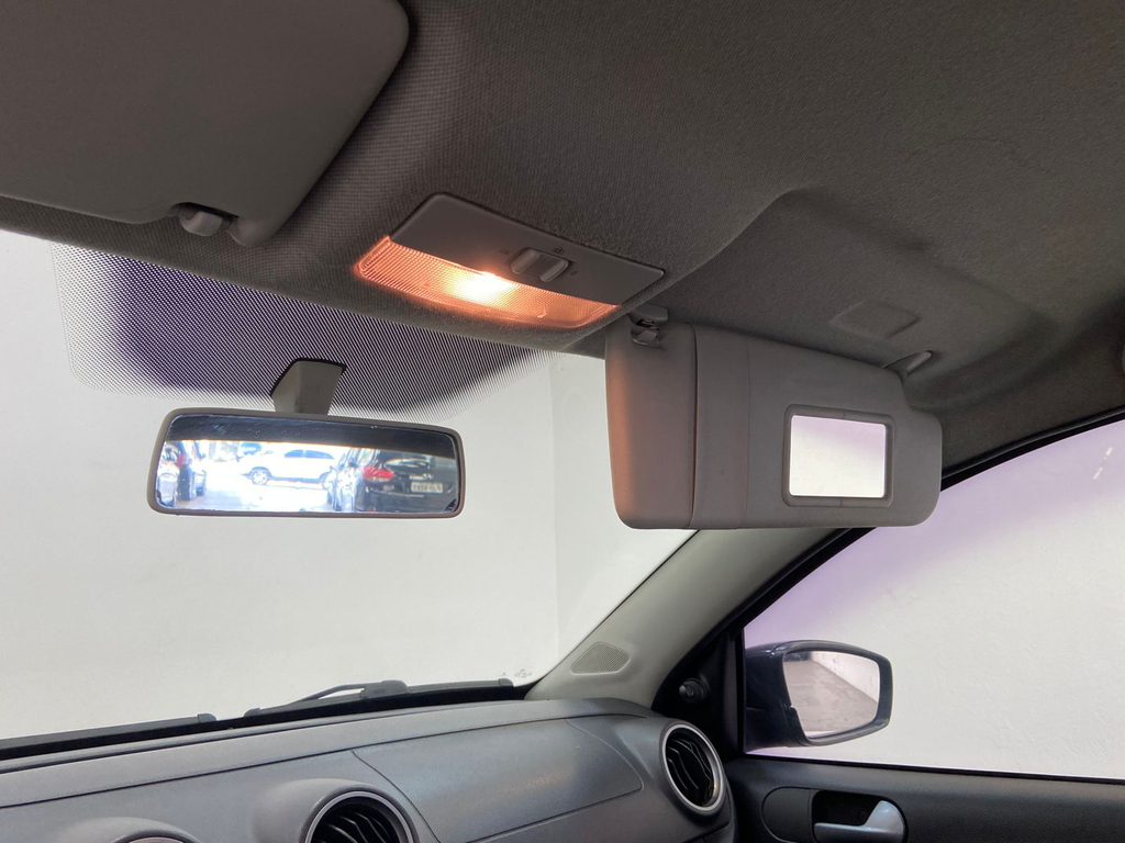 Volkswagen Gol Cinza