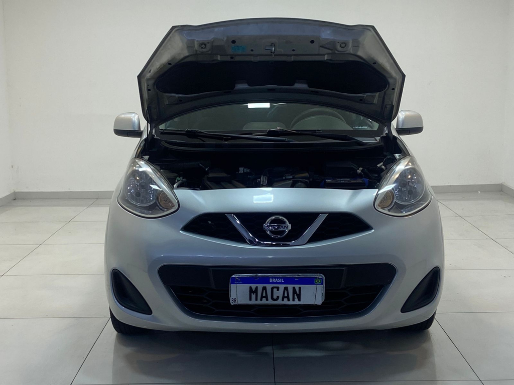 Nissan March Prata