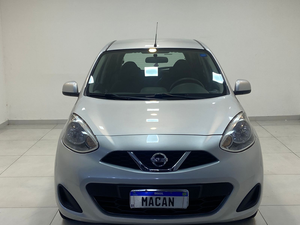 Nissan March Prata