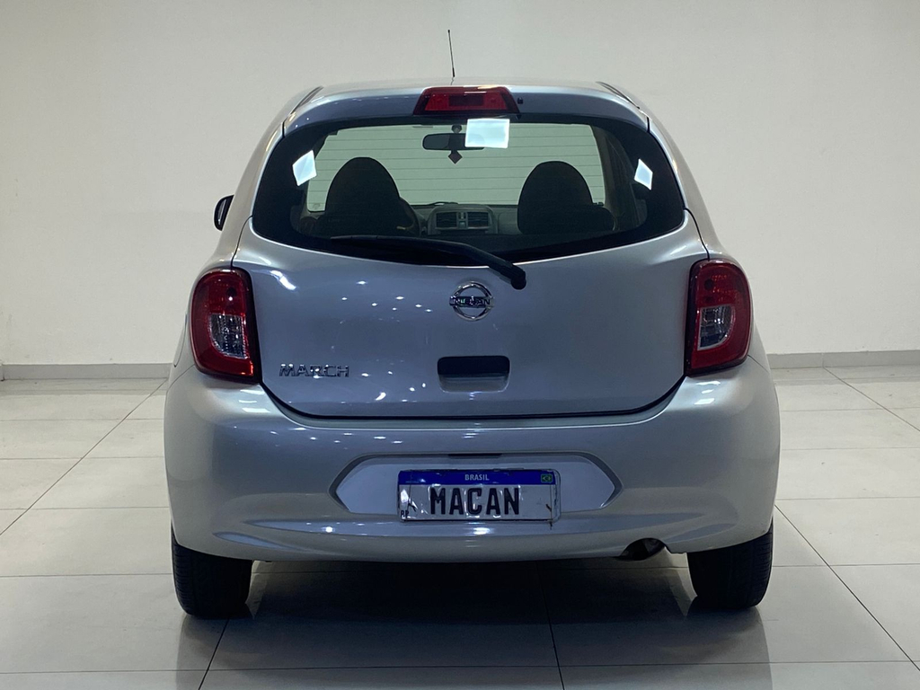 Nissan March Prata