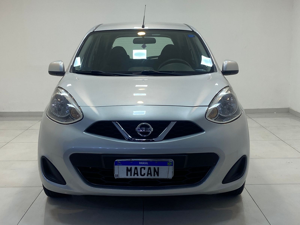 Nissan March Prata