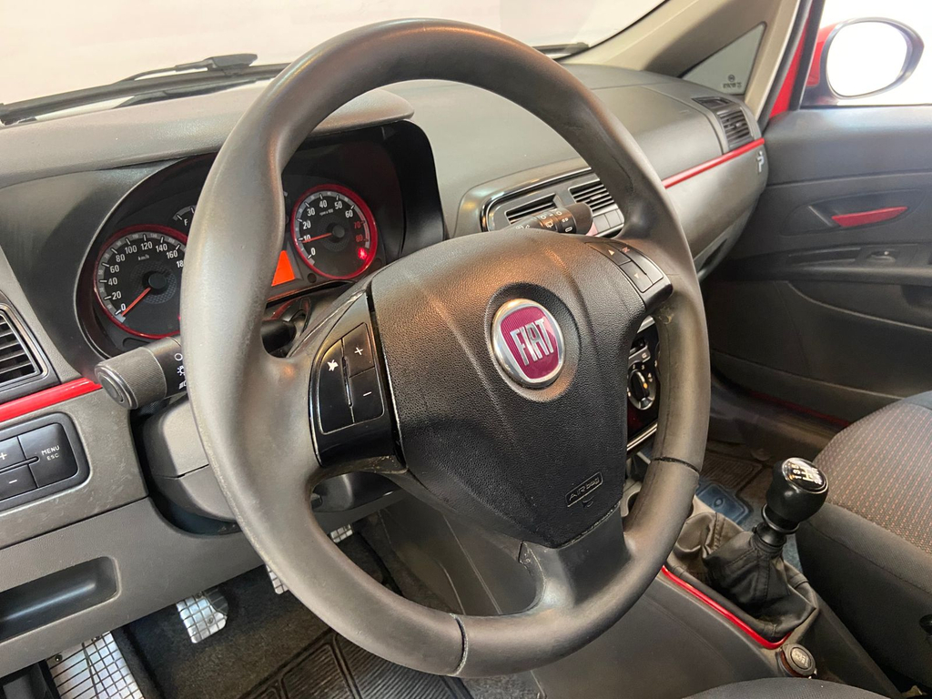 Fiat Punto Vermelho