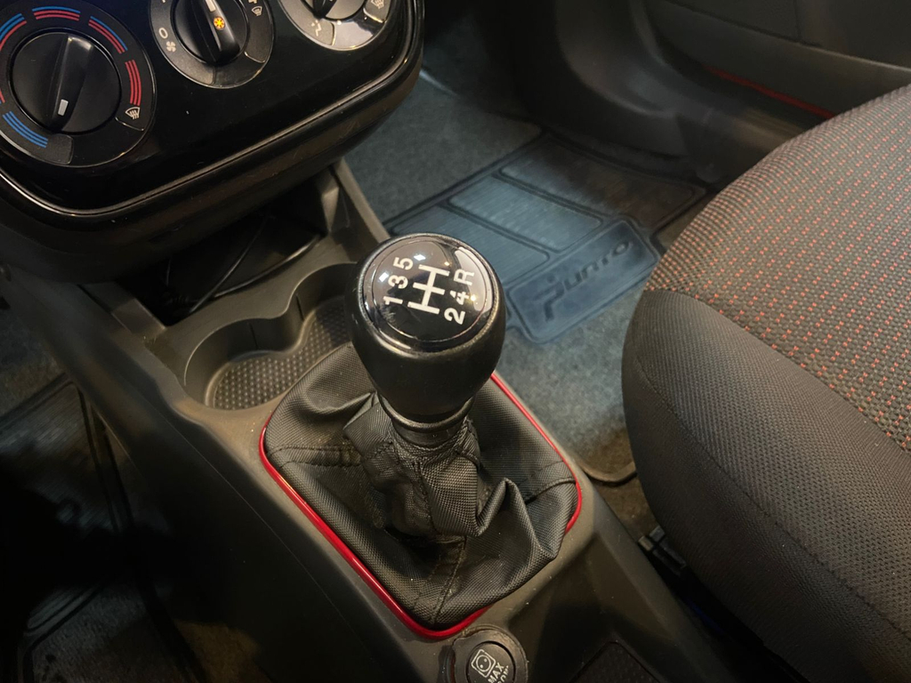 Fiat Punto Vermelho
