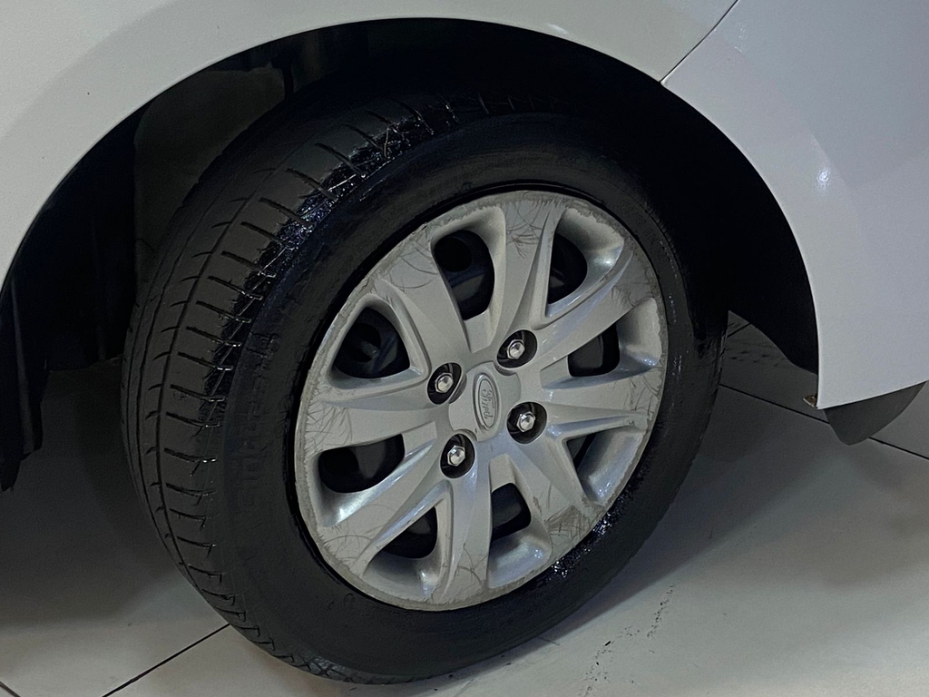 Ford Ka+ Branco