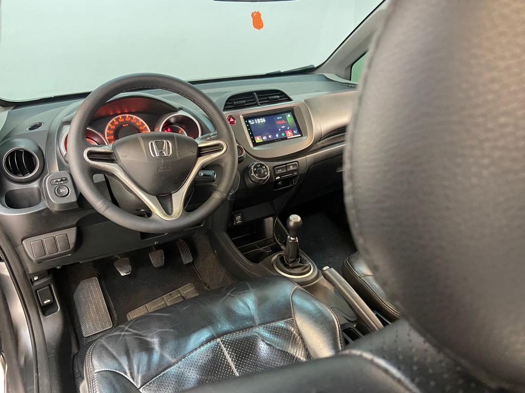 Honda Fit Cinza