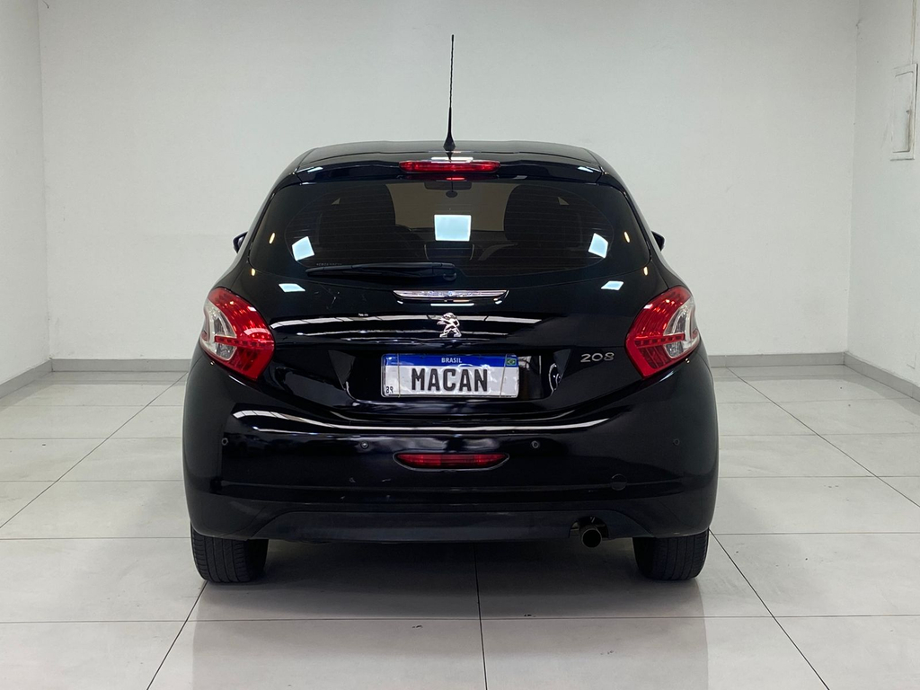 Peugeot 208 Preto