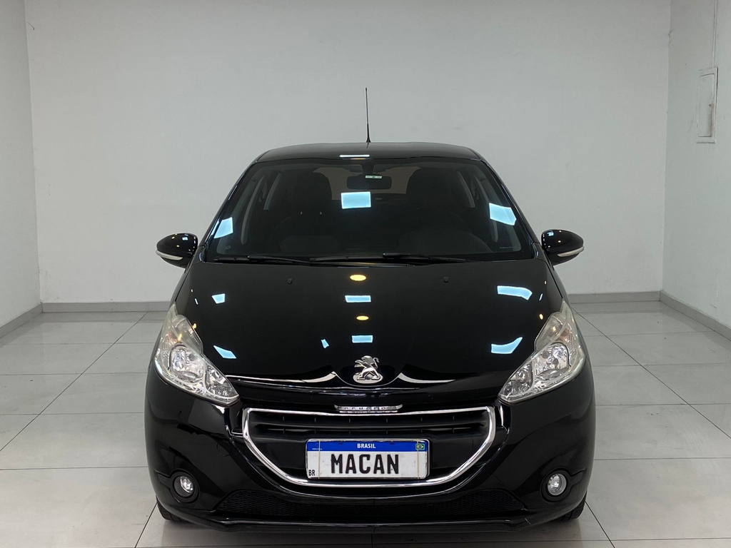 Peugeot 208 Preto