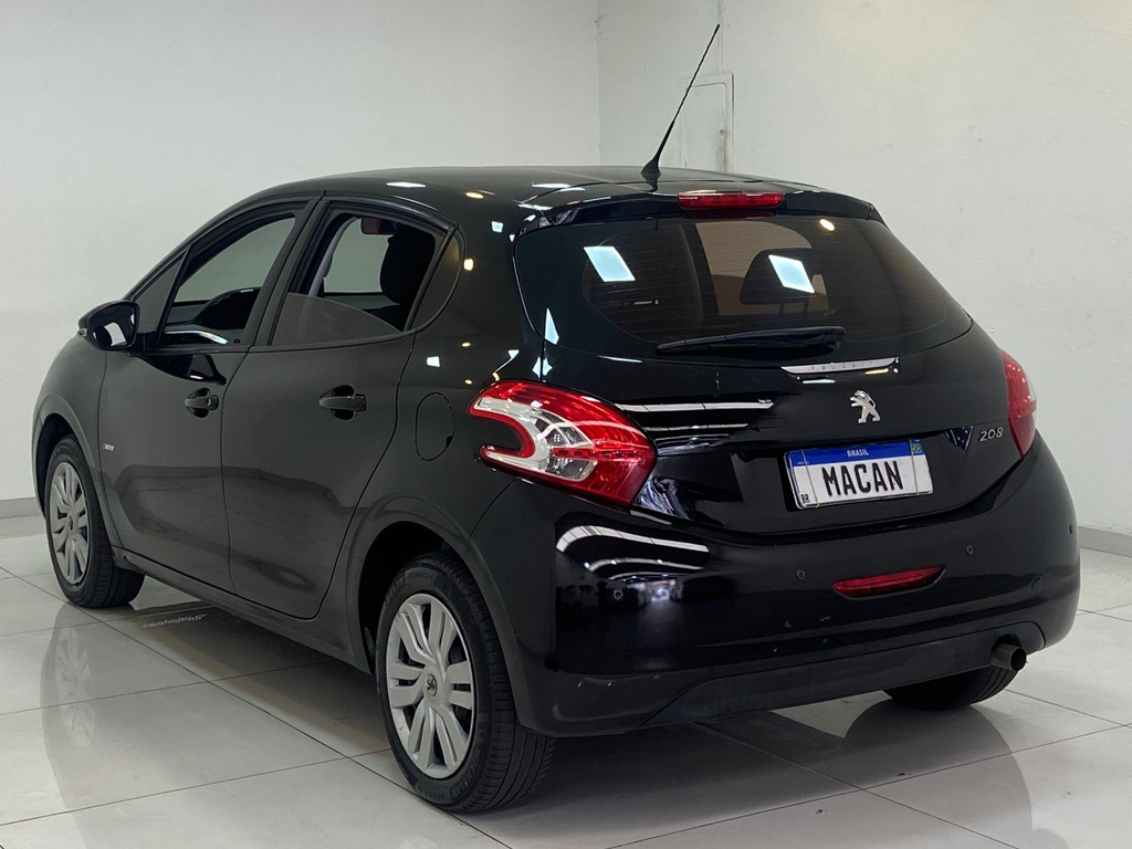 Peugeot 208 Preto