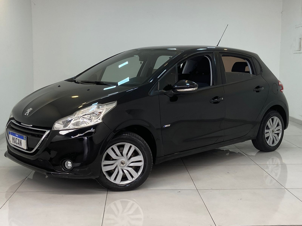 Peugeot 208 Preto