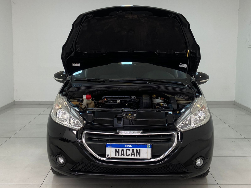 Peugeot 208 Preto