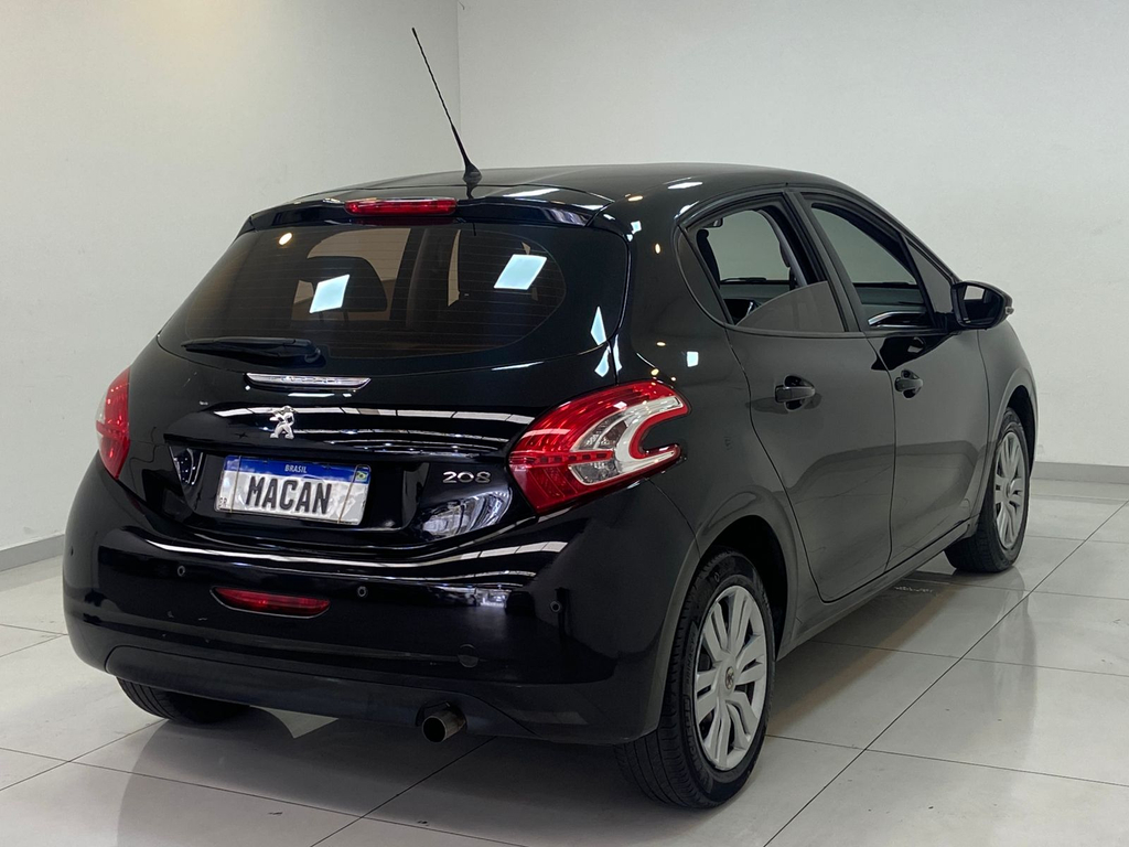 Peugeot 208 Preto