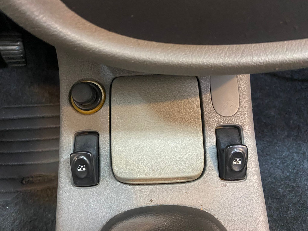 Renault Clio Prata