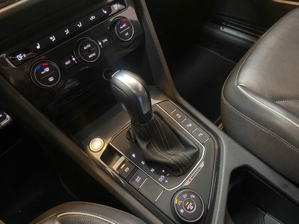 Volkswagen Tiguan Cinza