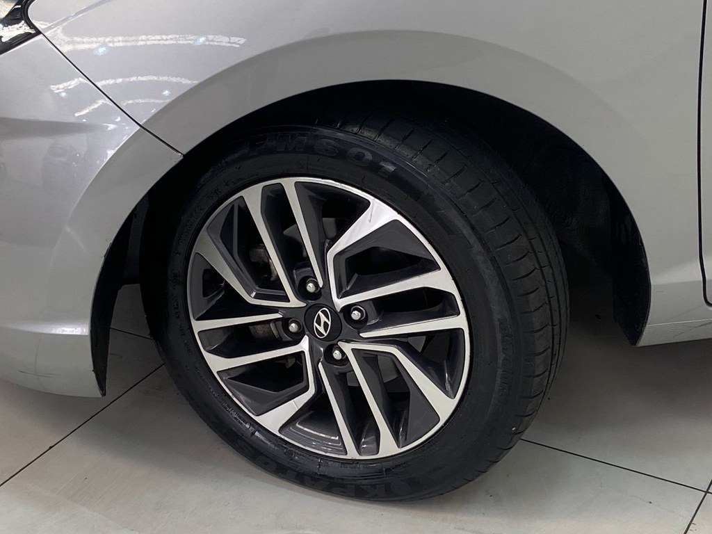 Hyundai HB20 Prata