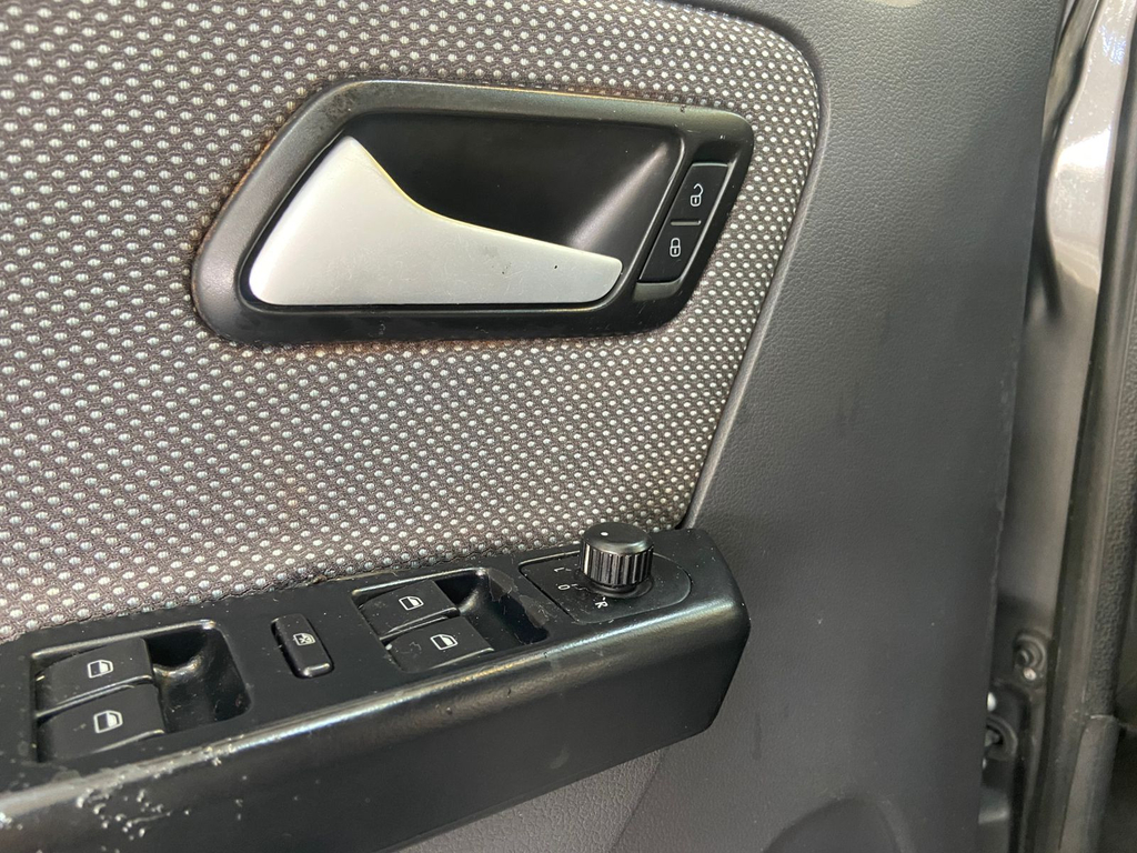 Volkswagen Fox Cinza