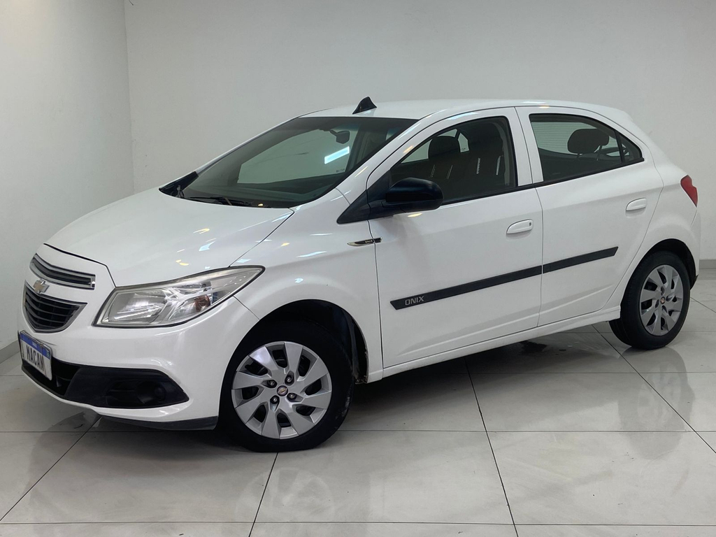 Chevrolet Onix Branco