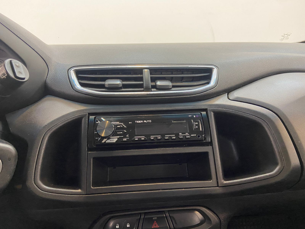Chevrolet Onix Branco