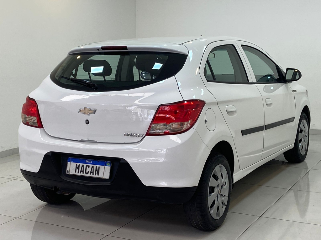 Chevrolet Onix Branco
