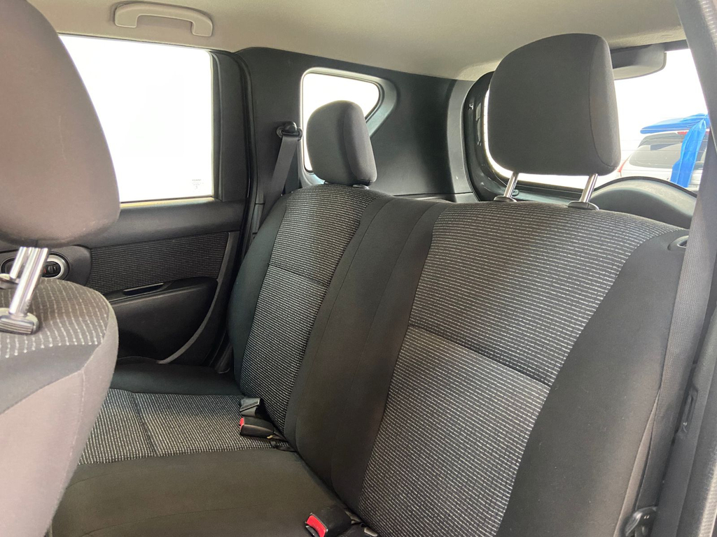 Nissan Livina Preto