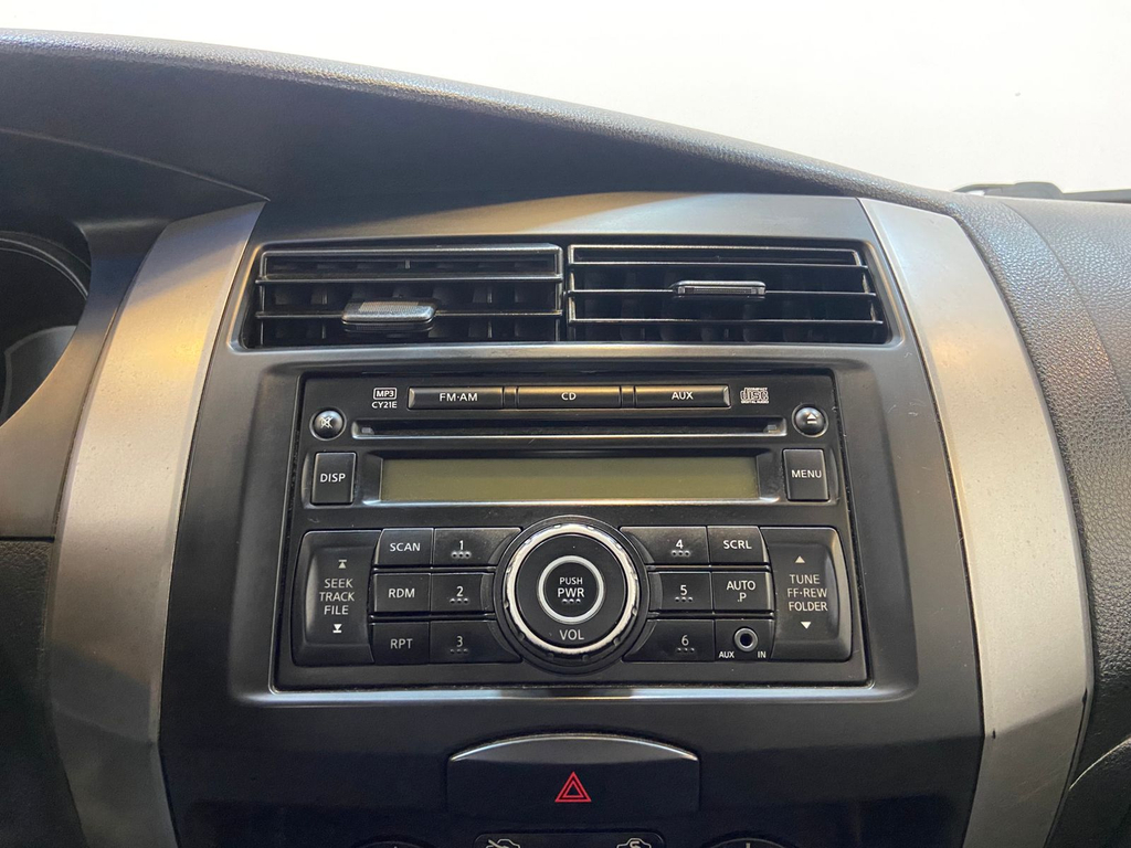 Nissan Livina Preto