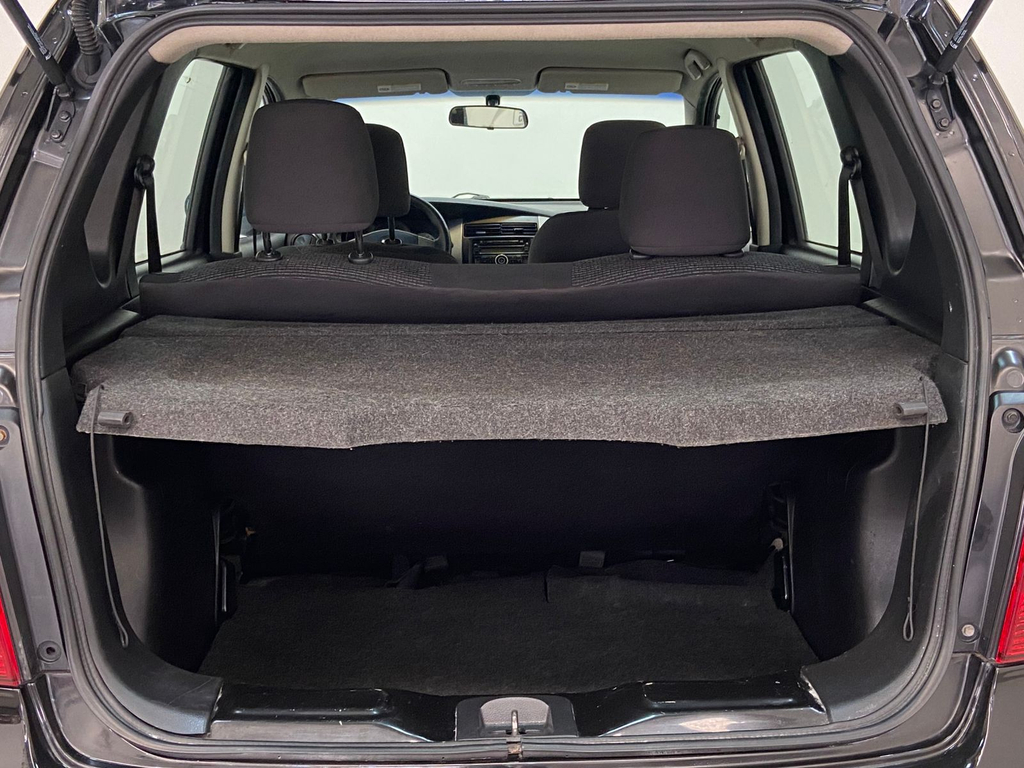 Nissan Livina Preto