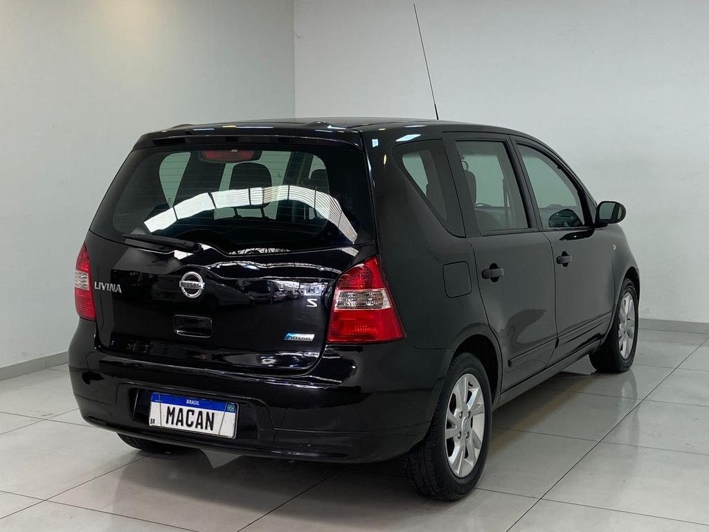 Nissan Livina Preto