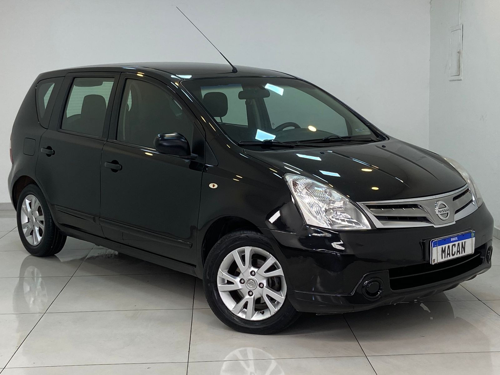 Nissan Livina Preto