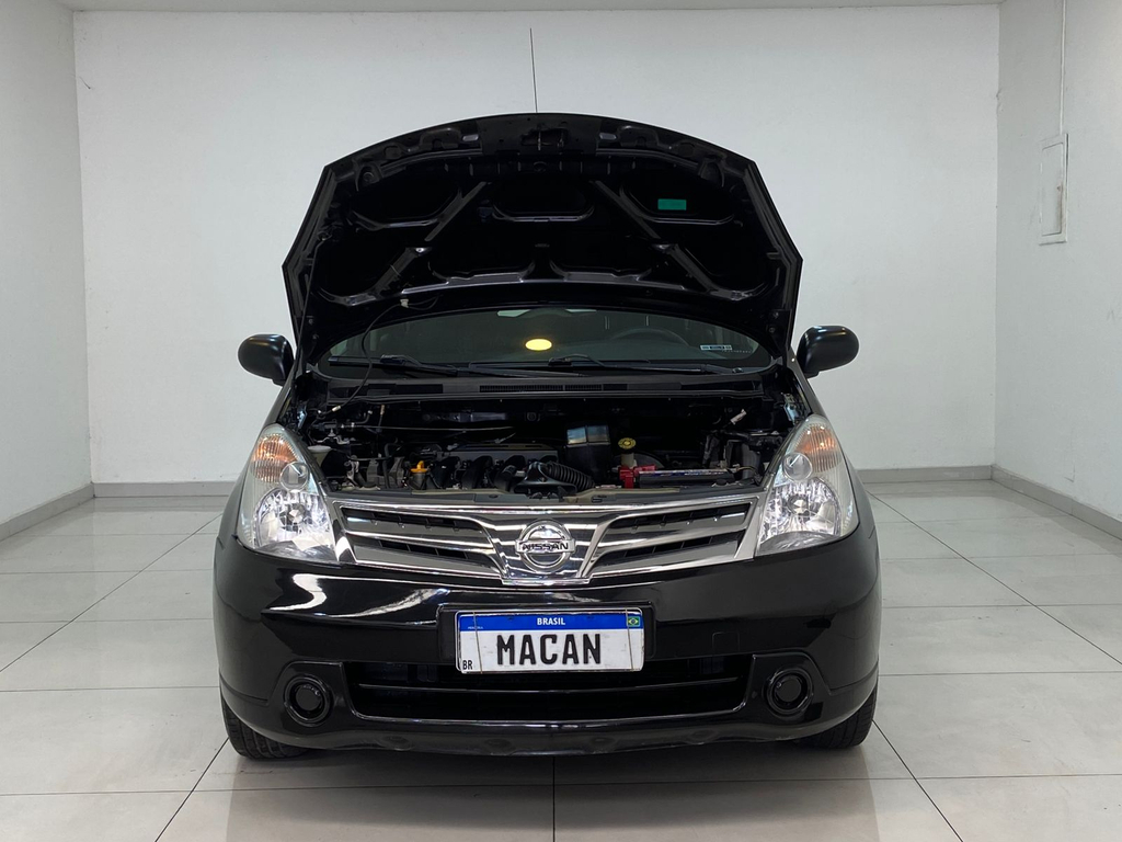 Nissan Livina Preto