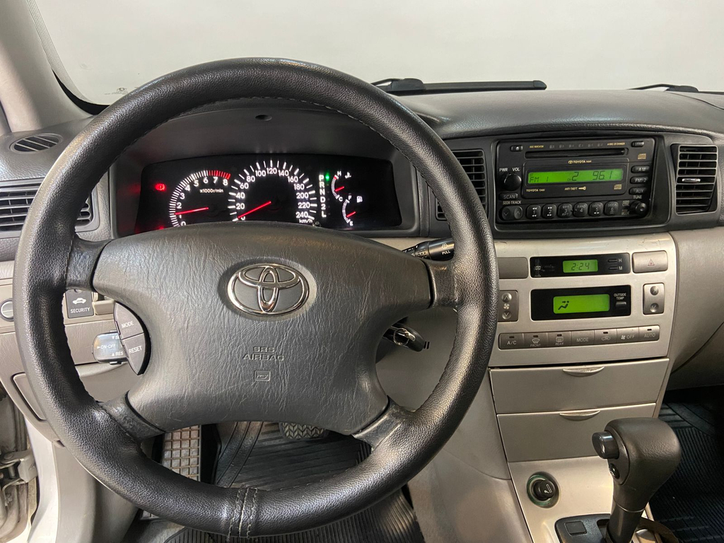 Toyota Corolla Prata