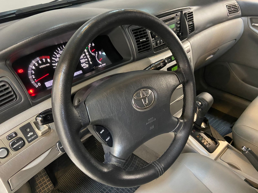 Toyota Corolla Prata