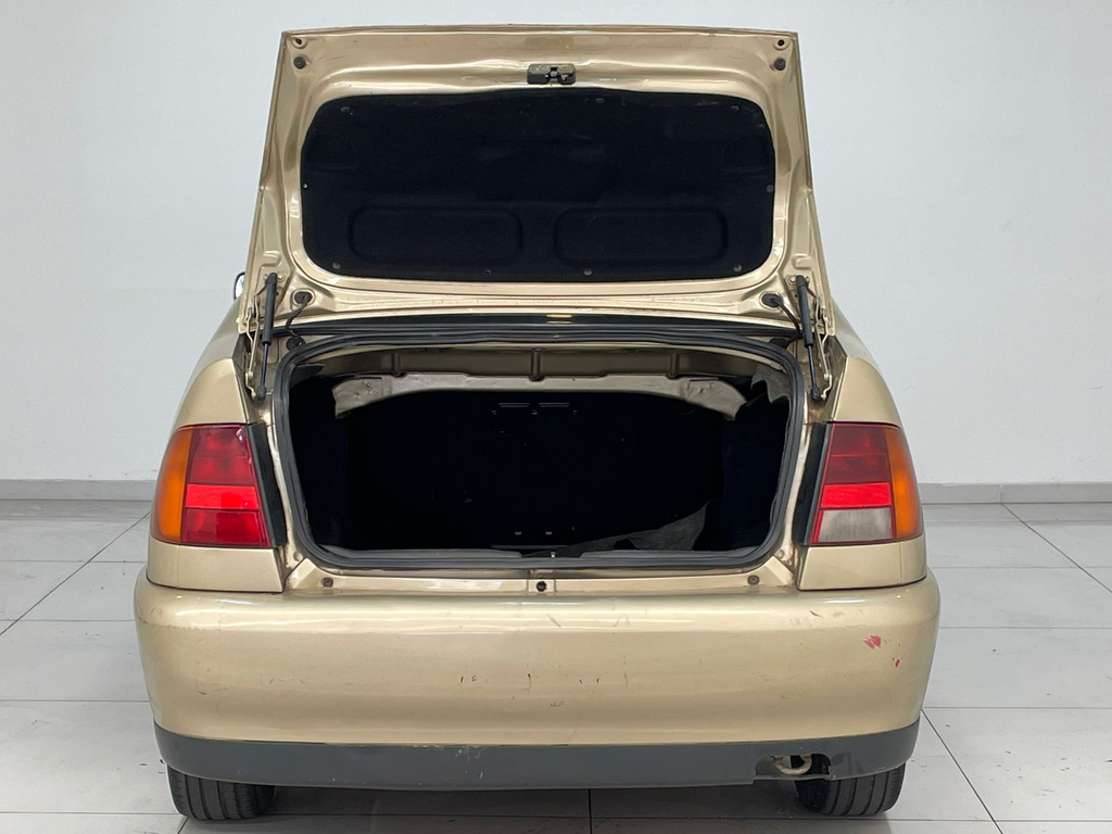 Volkswagen Polo Classic Bege