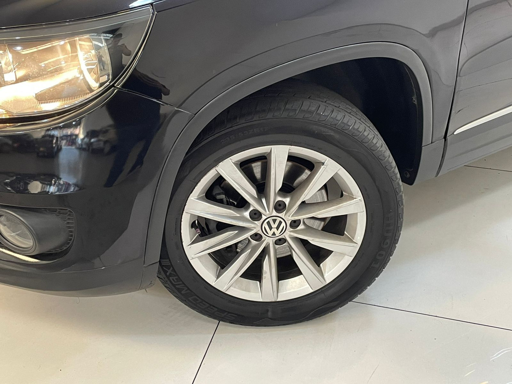 Volkswagen Tiguan Preto