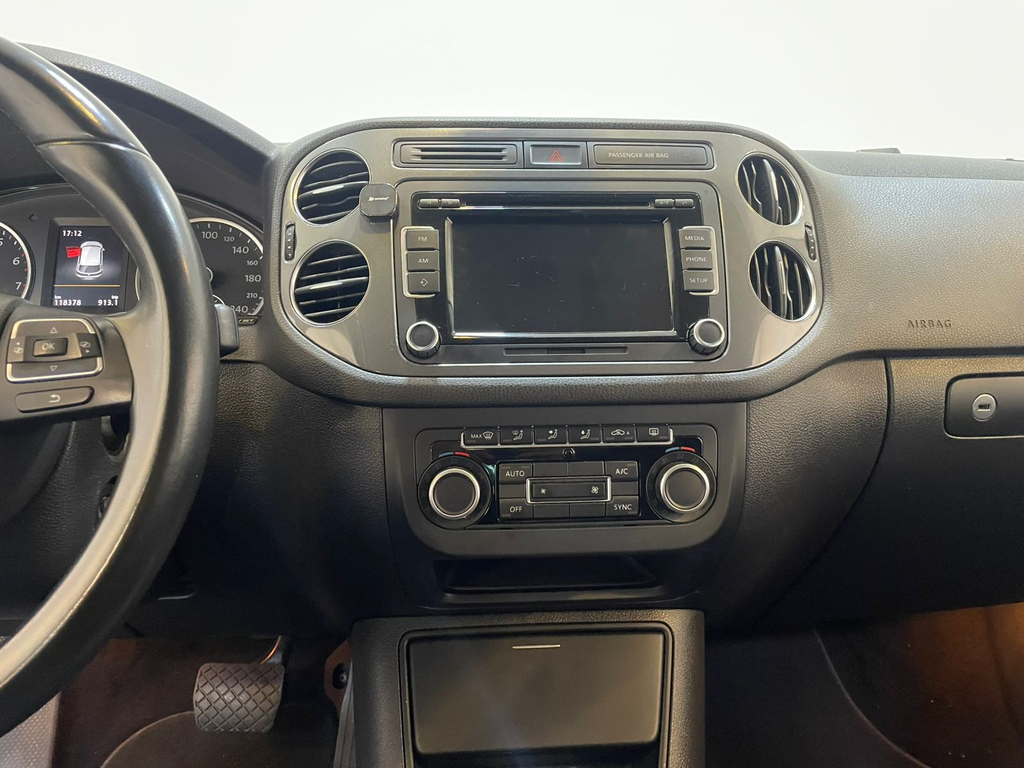 Volkswagen Tiguan Preto