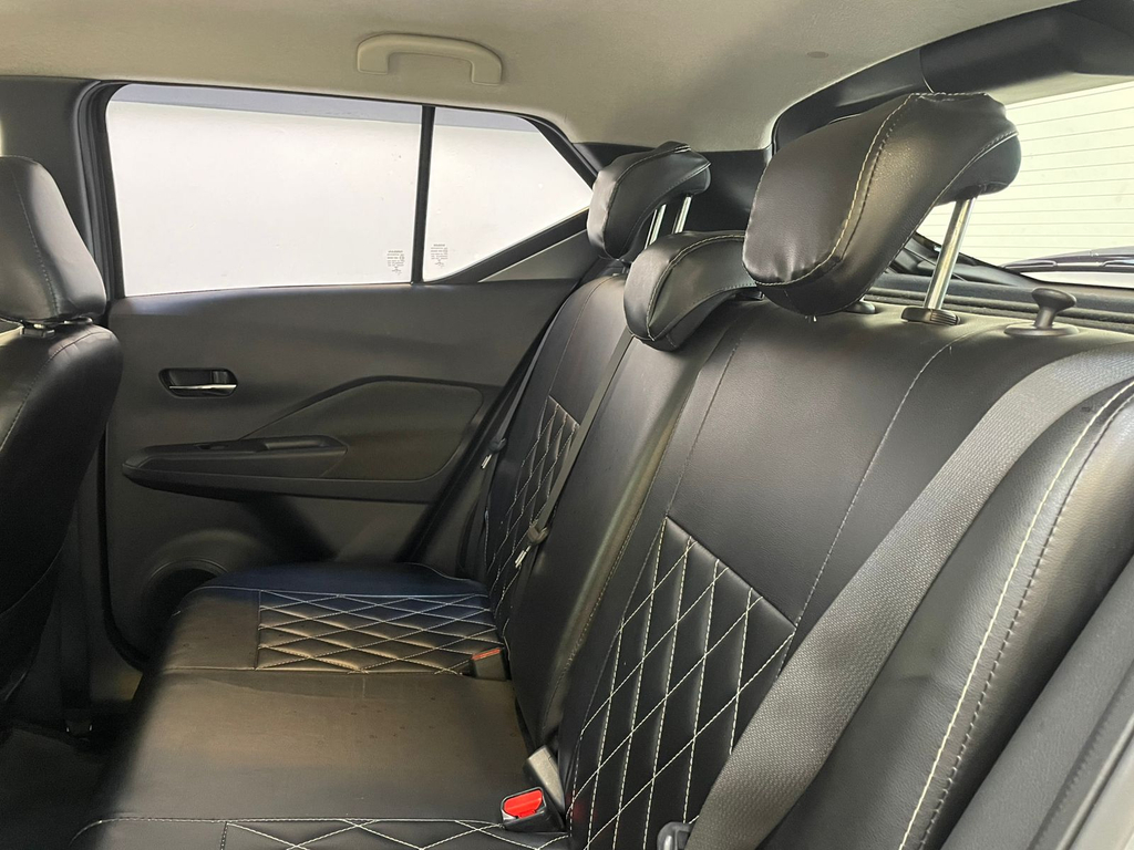 Nissan Kicks Cinza