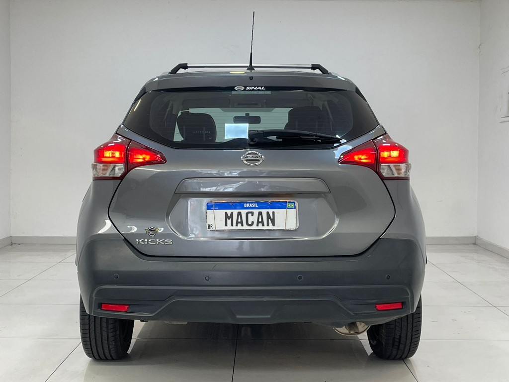 Nissan Kicks Cinza