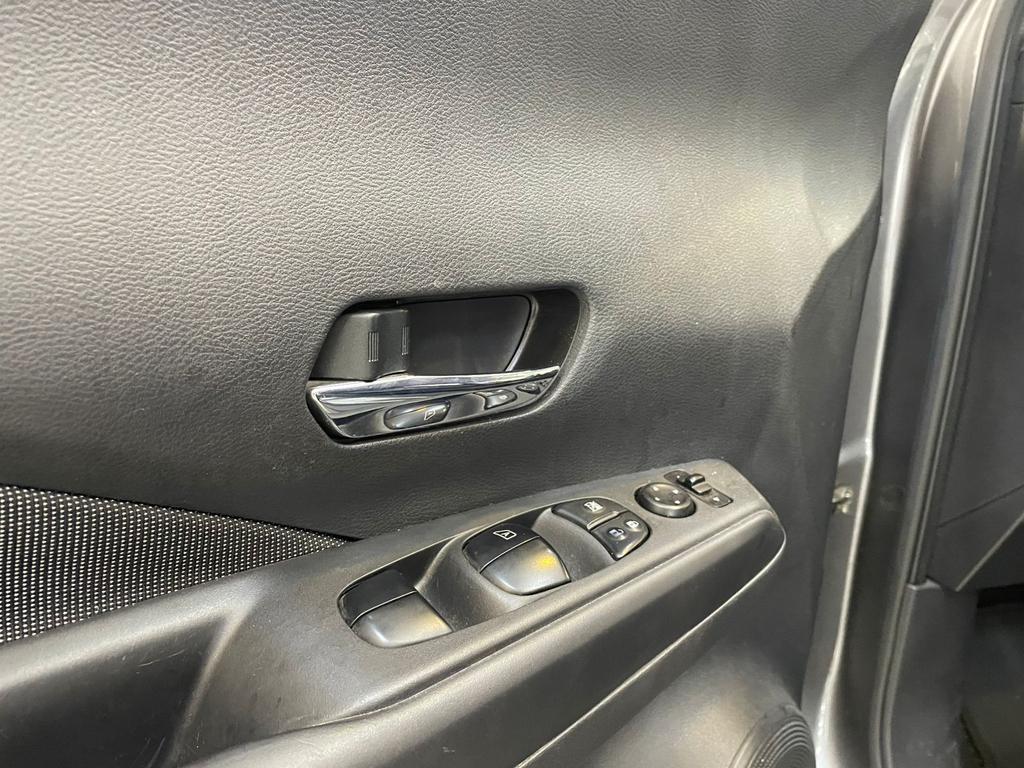 Nissan Kicks Cinza