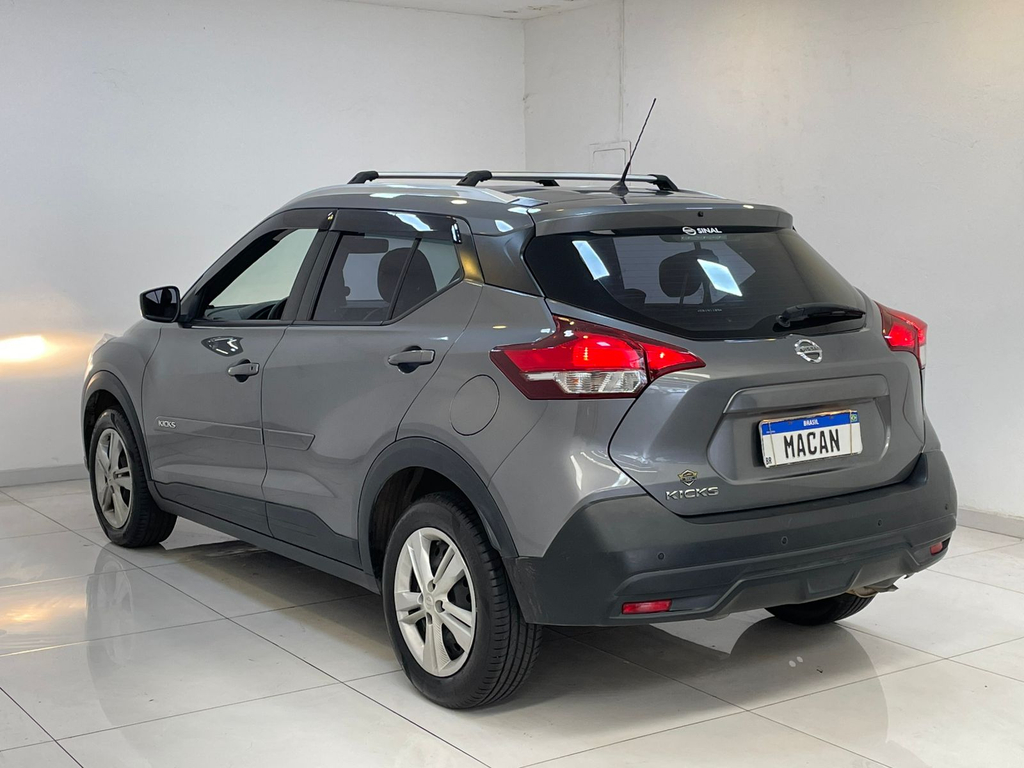 Nissan Kicks Cinza