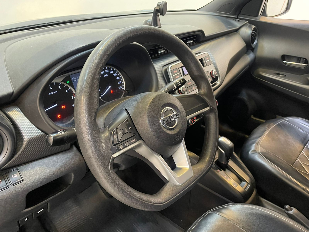Nissan Kicks Cinza