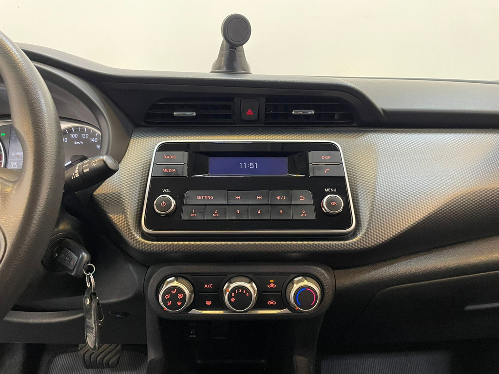 Nissan Kicks Cinza