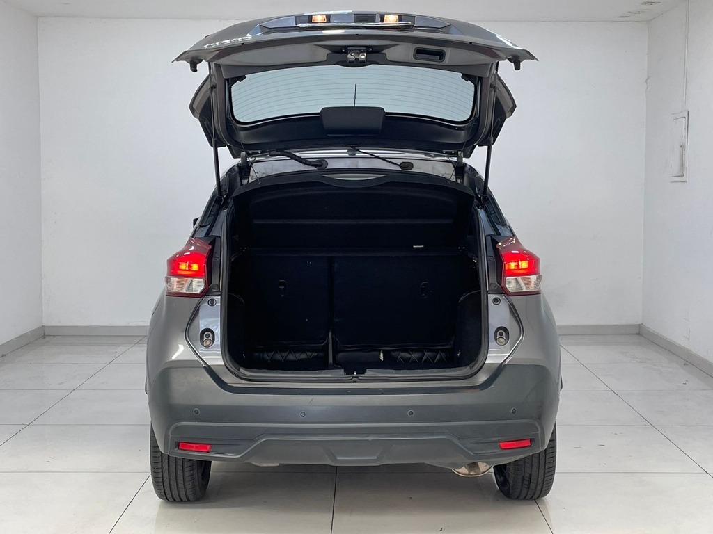 Nissan Kicks Cinza