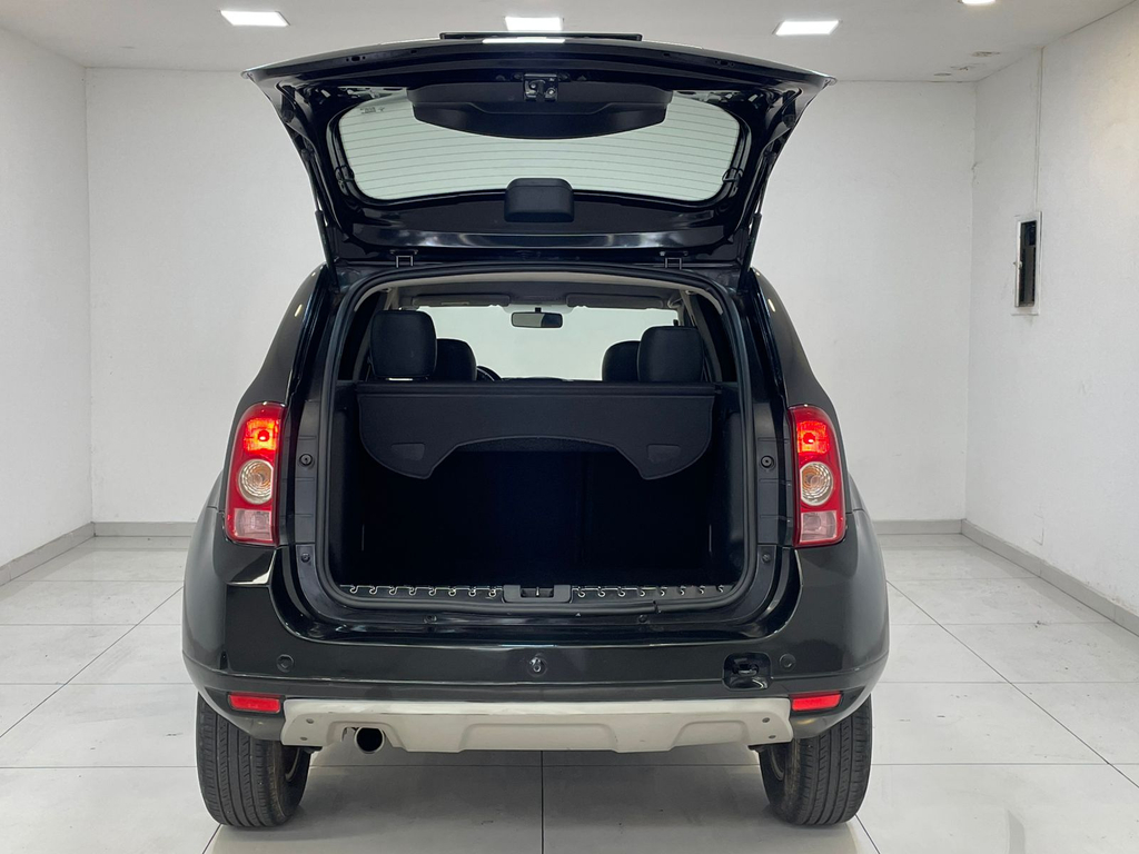 Renault Duster Preto