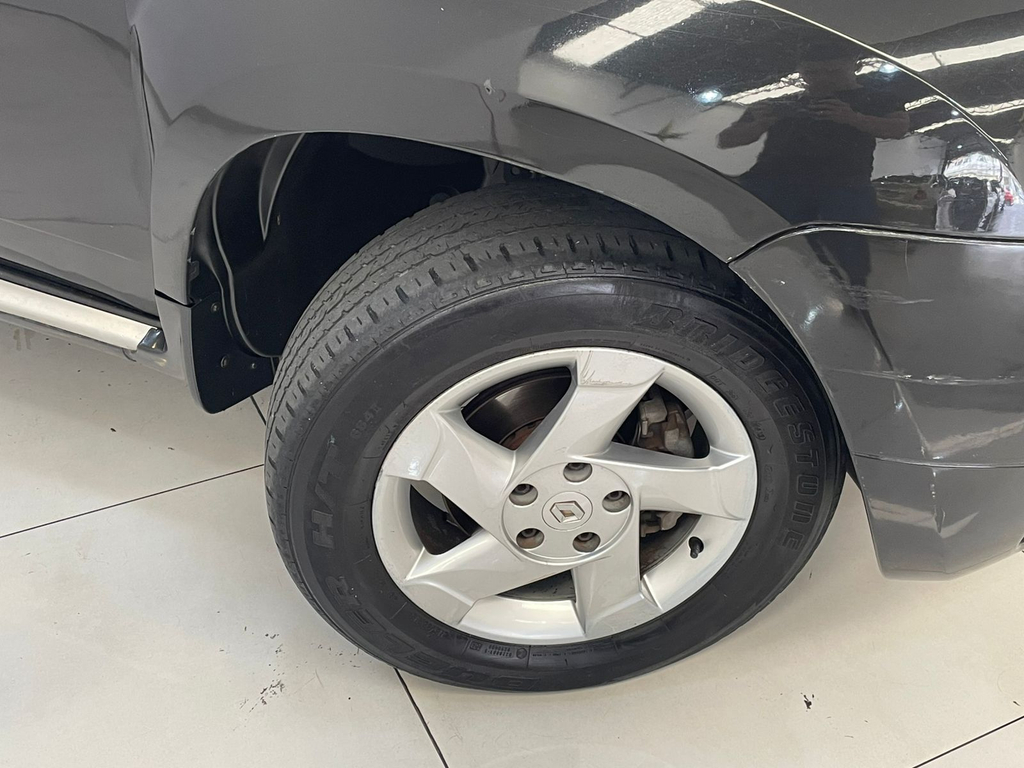Renault Duster Preto