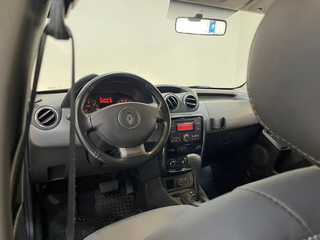 Renault Duster Preto