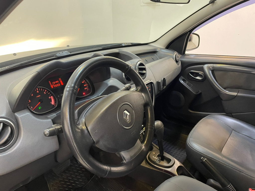 Renault Duster Preto