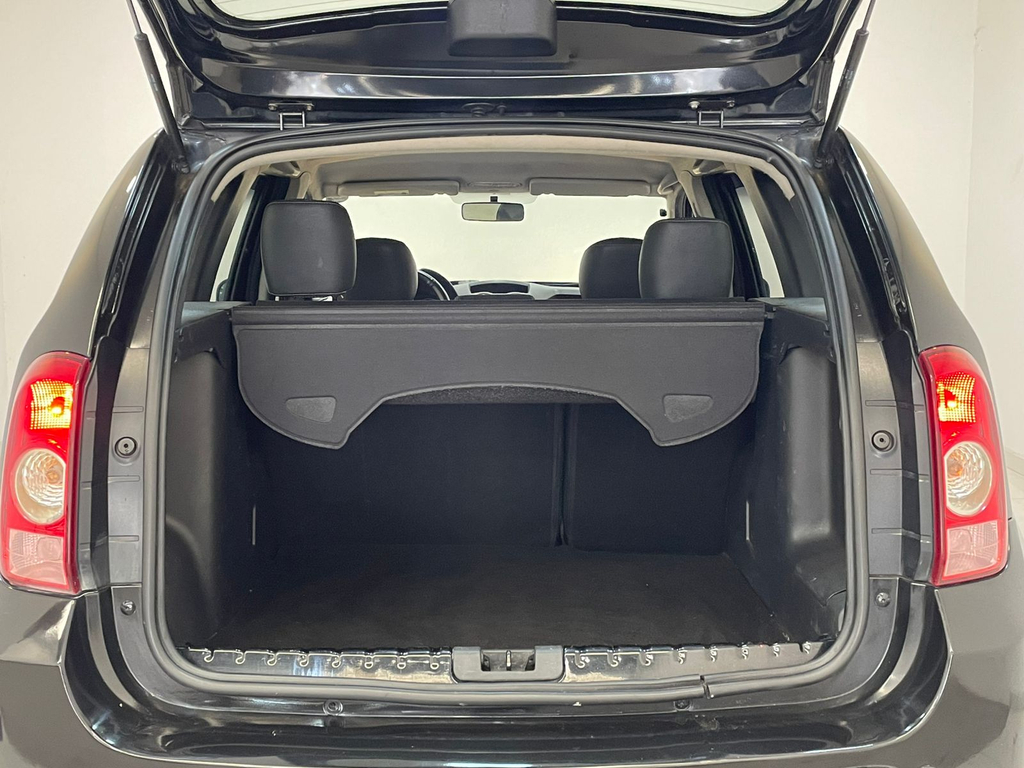 Renault Duster Preto