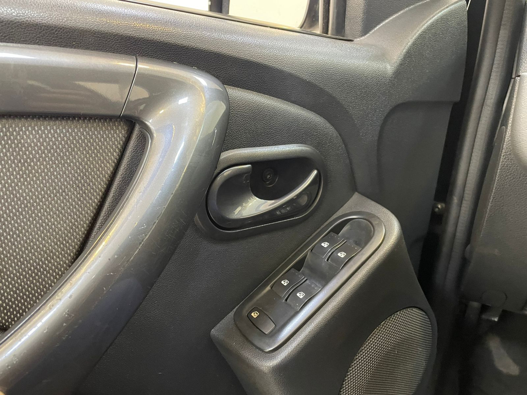 Renault Duster Preto
